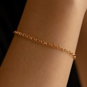 Women’s gold stainless steel round 6.5 inch bracelet - with 2 inch extender